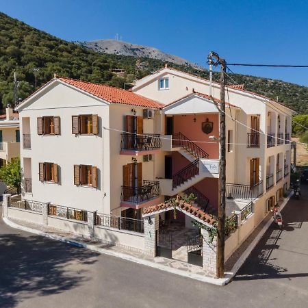 Alexatos Studios & Apartments Agia Efimia エクステリア 写真