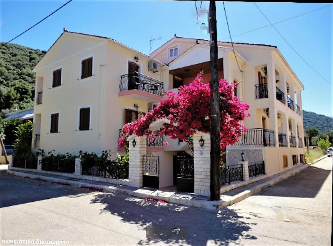 Alexatos Studios & Apartments Agia Efimia エクステリア 写真