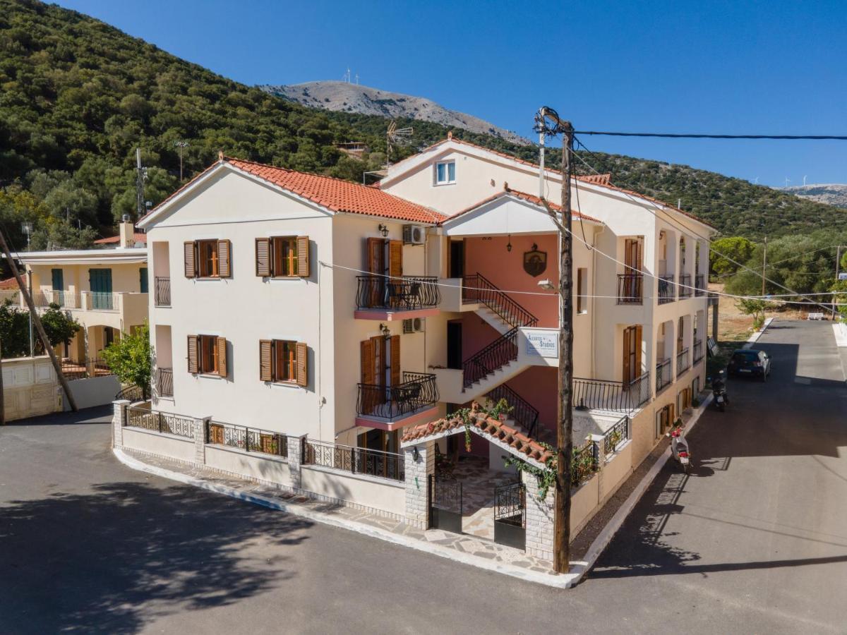 Alexatos Studios & Apartments Agia Efimia エクステリア 写真