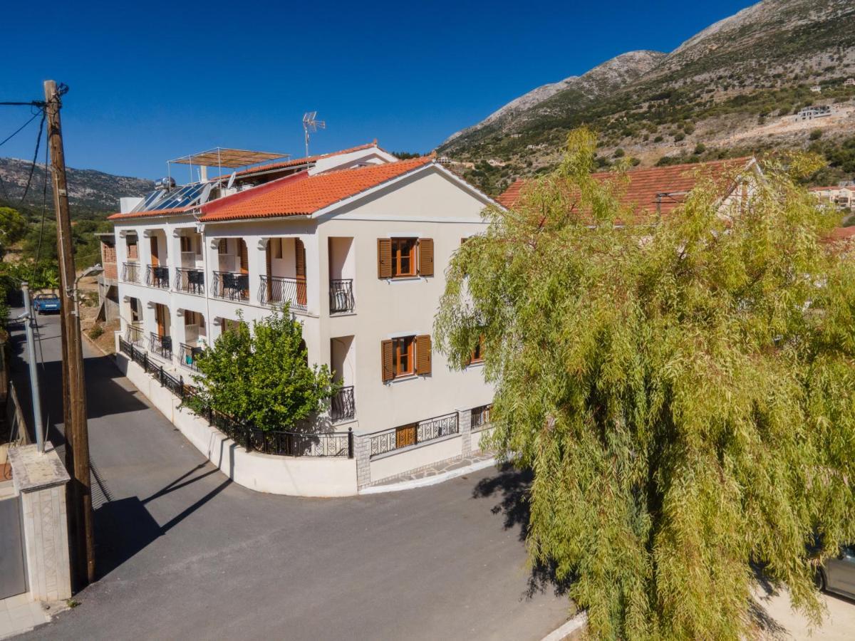 Alexatos Studios & Apartments Agia Efimia エクステリア 写真