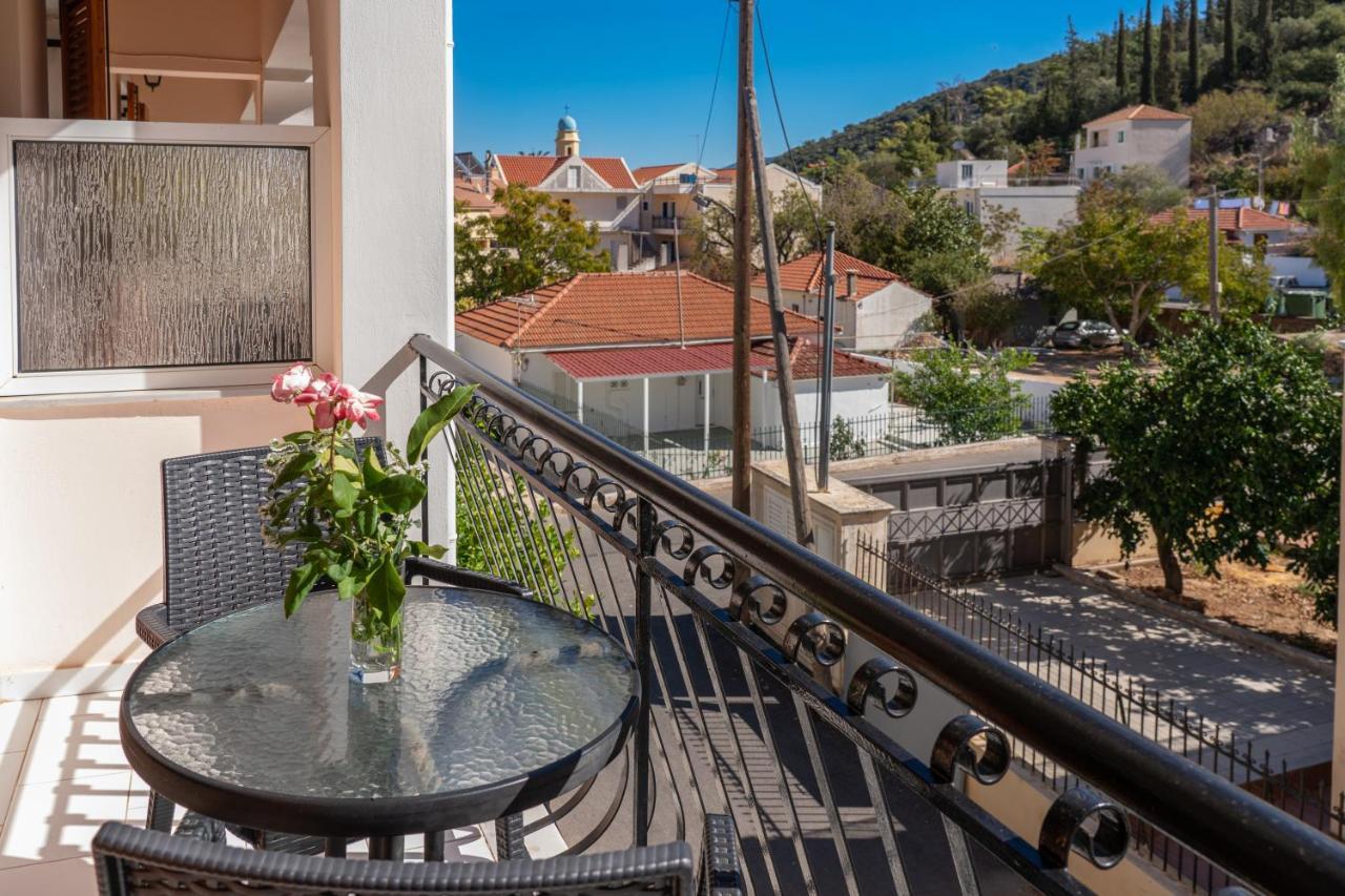 Alexatos Studios & Apartments Agia Efimia エクステリア 写真