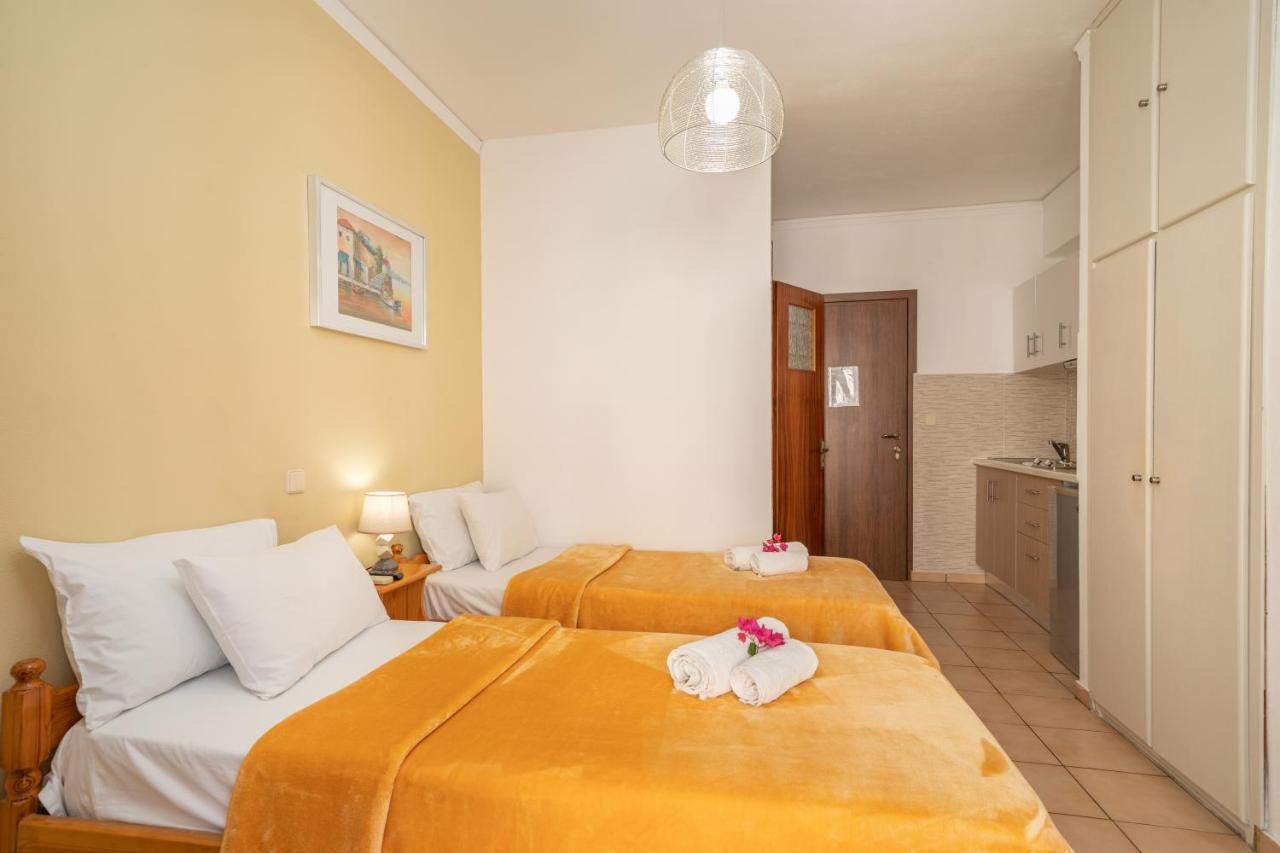 Alexatos Studios & Apartments Agia Efimia エクステリア 写真