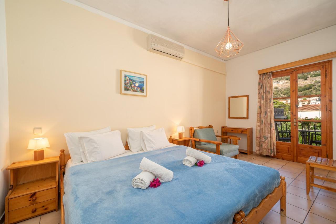 Alexatos Studios & Apartments Agia Efimia エクステリア 写真