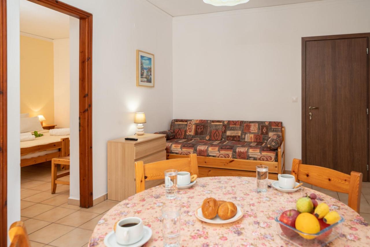 Alexatos Studios & Apartments Agia Efimia エクステリア 写真