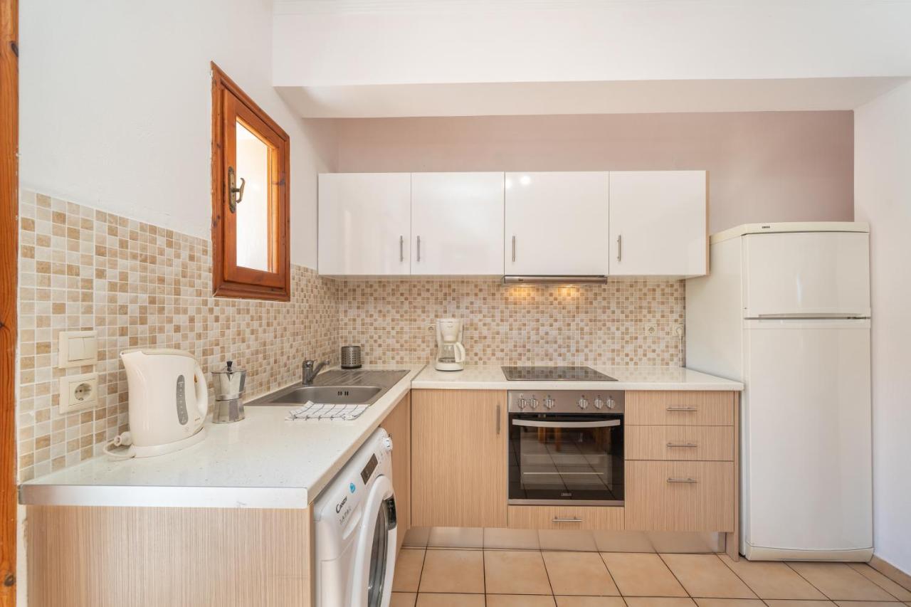 Alexatos Studios & Apartments Agia Efimia エクステリア 写真