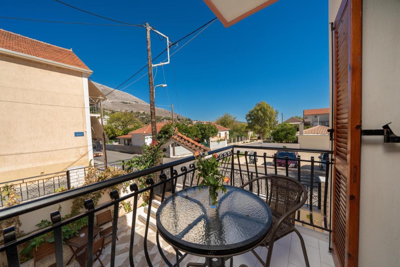 Alexatos Studios & Apartments Agia Efimia エクステリア 写真
