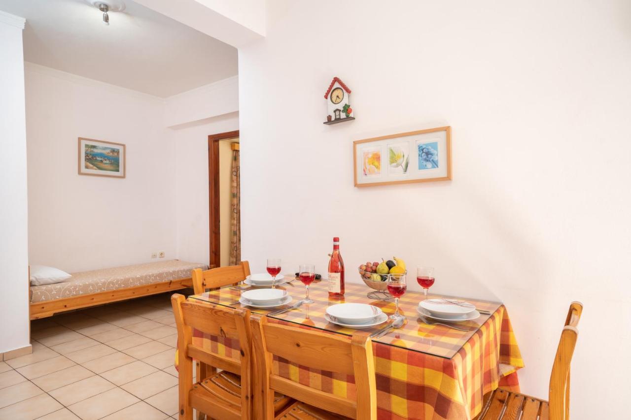 Alexatos Studios & Apartments Agia Efimia エクステリア 写真