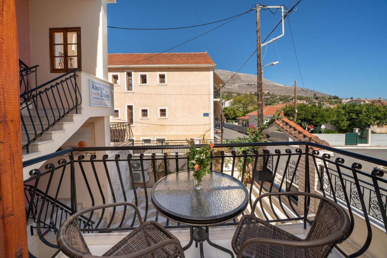 Alexatos Studios & Apartments Agia Efimia エクステリア 写真