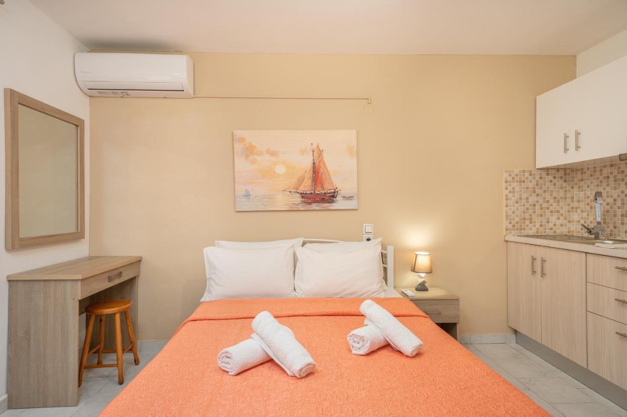 Alexatos Studios & Apartments Agia Efimia エクステリア 写真