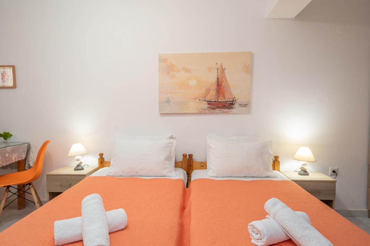 Alexatos Studios & Apartments Agia Efimia エクステリア 写真