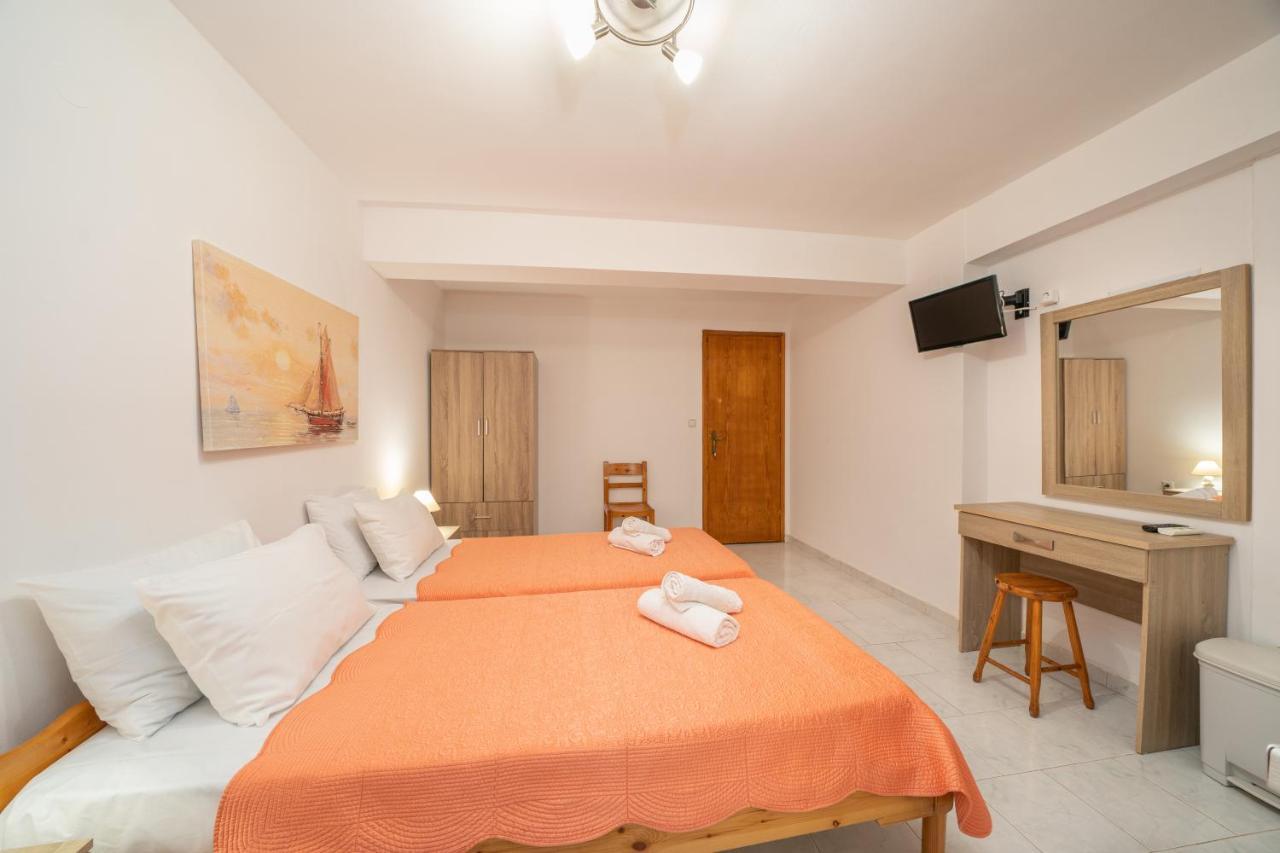 Alexatos Studios & Apartments Agia Efimia エクステリア 写真