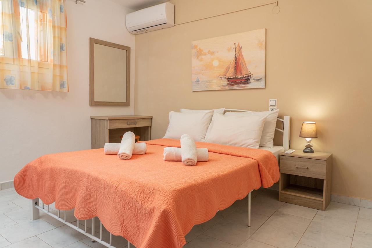 Alexatos Studios & Apartments Agia Efimia エクステリア 写真